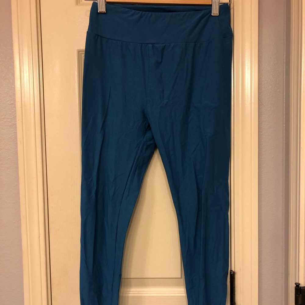 Teal one size Lularoe leggings! So comfy